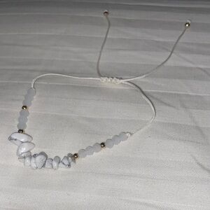 Elegant White and Gold Beaded Bracelet